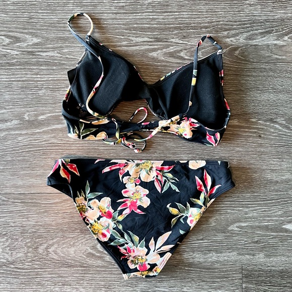 Roxy / Floral Bikini ππΊπ€ - Picture 2 of 5